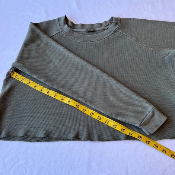 John Galt / Brandy Melville olive green waffle thermal cropped top - Picture 5 of 8